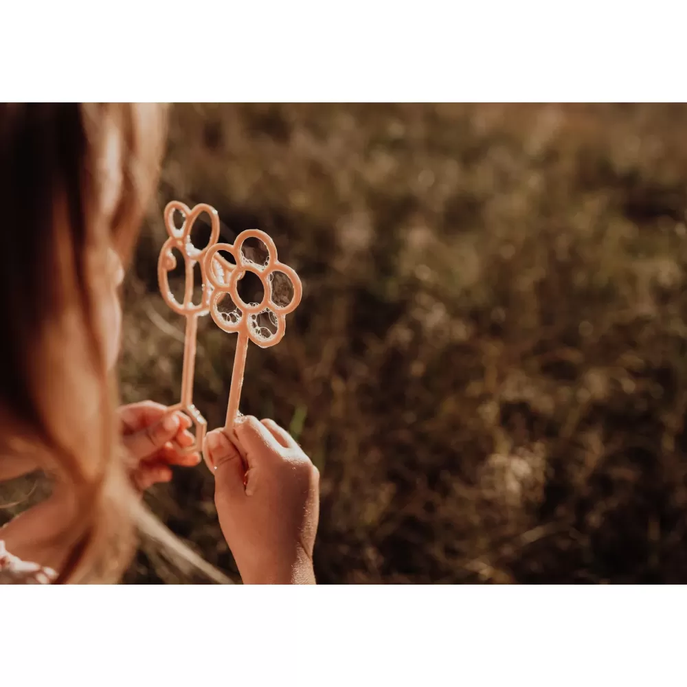 Shop Kinfolk Pantry Bacchetta Per Bolle Di Sapone In Bioplastica Fiore