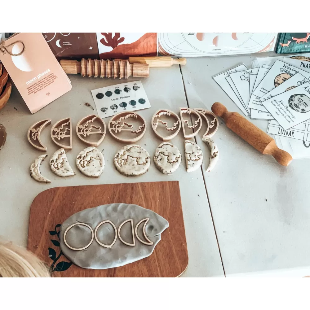 Shop Kinfolk Pantry Formine In Bioplastica Per Pasta Modellabile Fasi Lunari Kinfolk Pantr